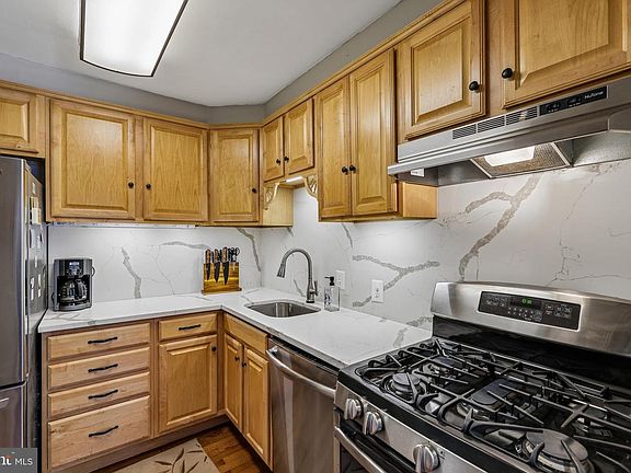 3rd image of 10594 Twin Rivers Rd Unit D-2