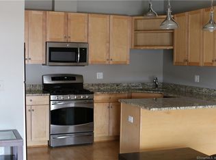 1343 Boston Post Rd #204, Madison, CT 06443