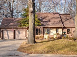 4914 W 57th St, Roeland Park, KS 66205