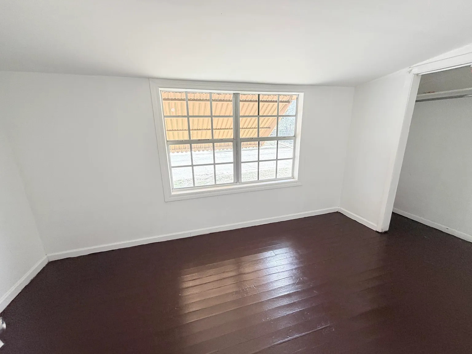 2 bed, 1.0 bath, 942 sqft, $1,800 — Photo 3