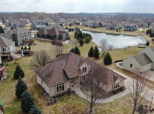 W244N2780 Single Tree Dr, Pewaukee, WI 53072