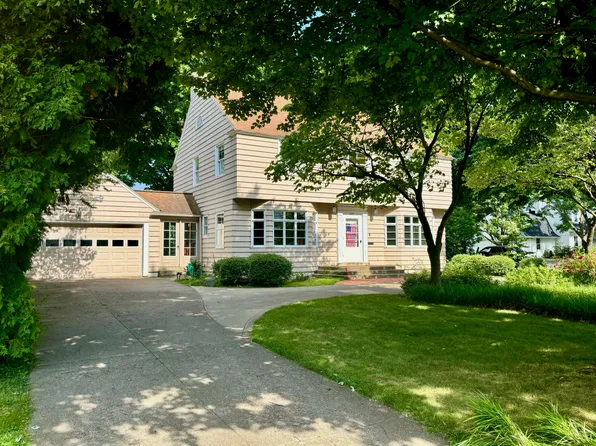 220 S Lakeview St, Sturgis, MI 49091