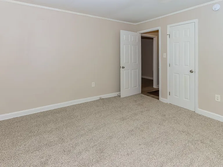 1308 Greenbriar Dr — Photo 11