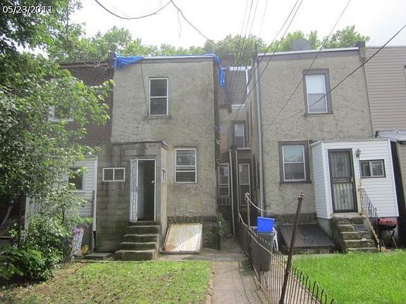 4th image of 1923 W Erie Ave