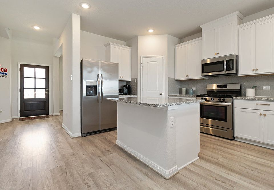 Hunters Ranch Model - Polk - Kitchen