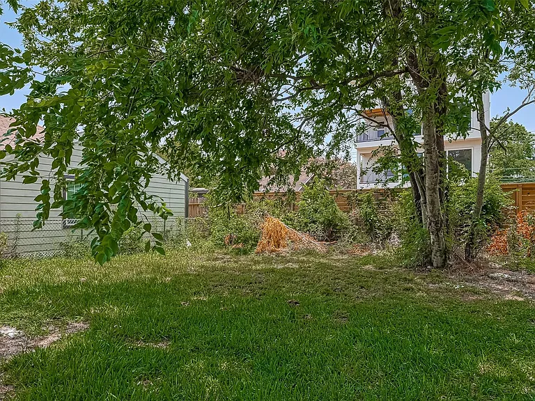 3270 Reeves St #A — Photo 16