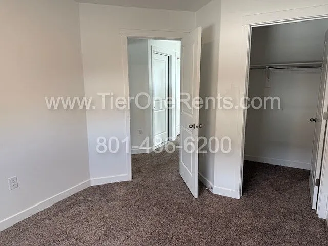 936 E Hercules Ct — Photo 7