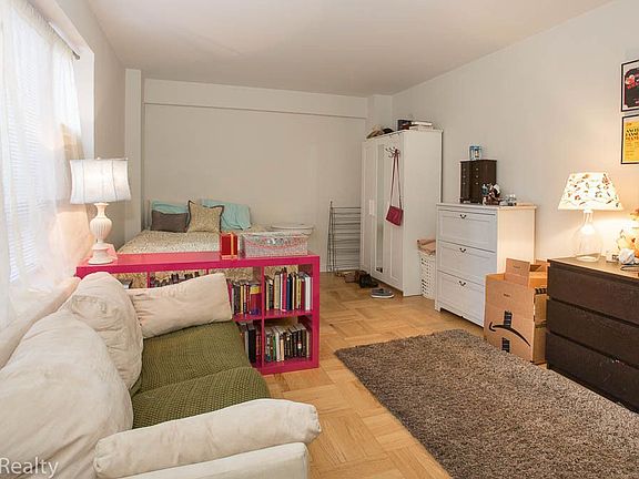 2nd image of 814 Carroll St #1H