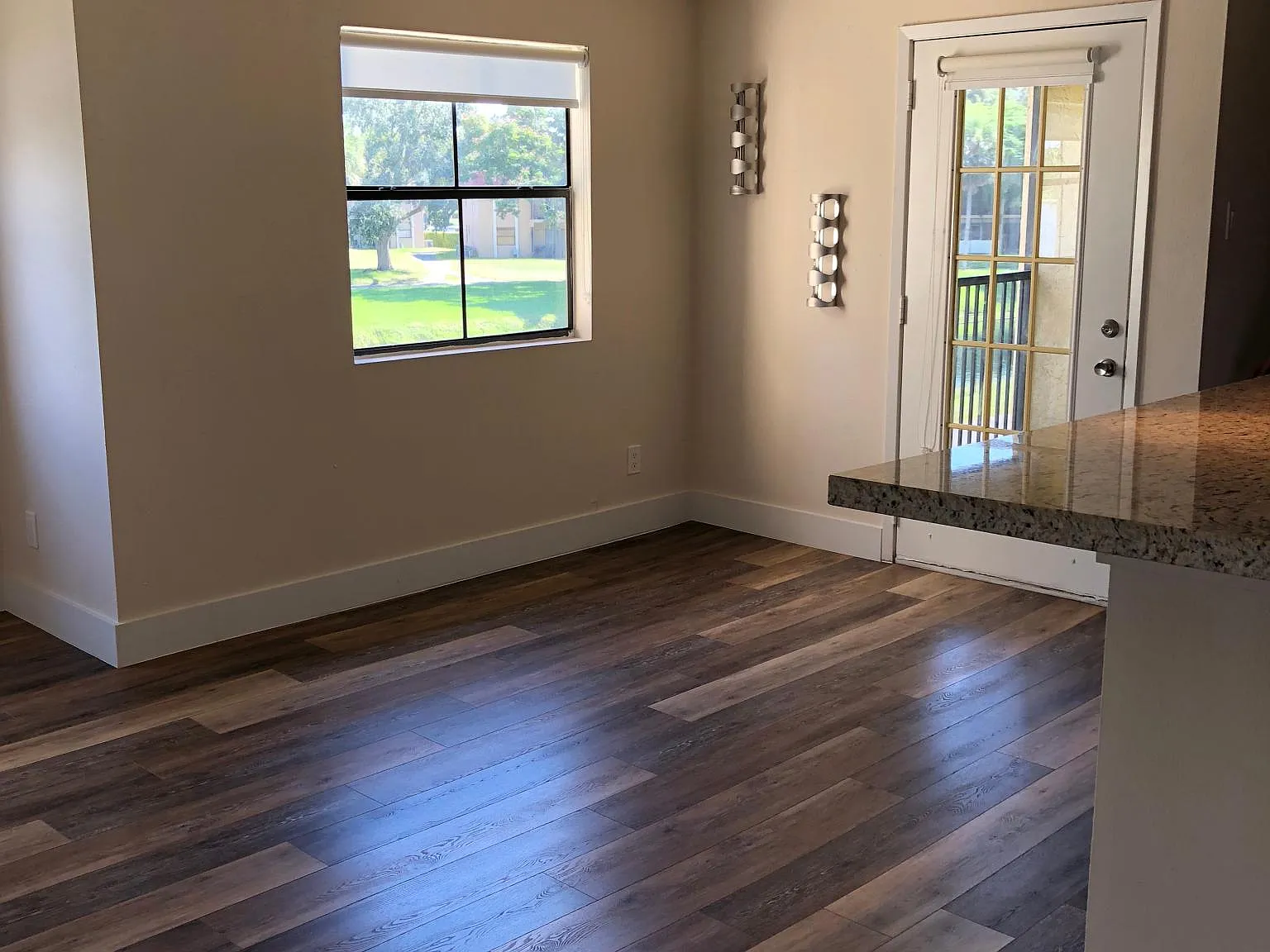 2 bed, 1090 sqft, $2,550 — Photo 3