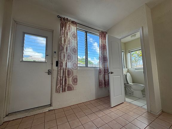 Full bathroom on ground floor.