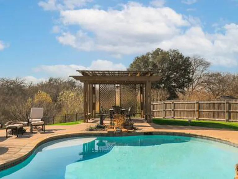 Falcon Ridge Dr — Photo 36