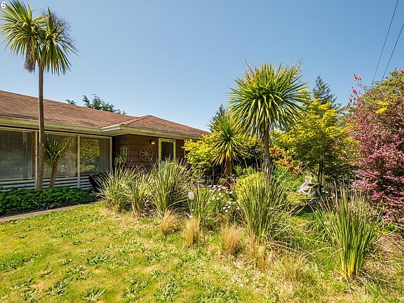 5th image of 2335 Woodland Dr