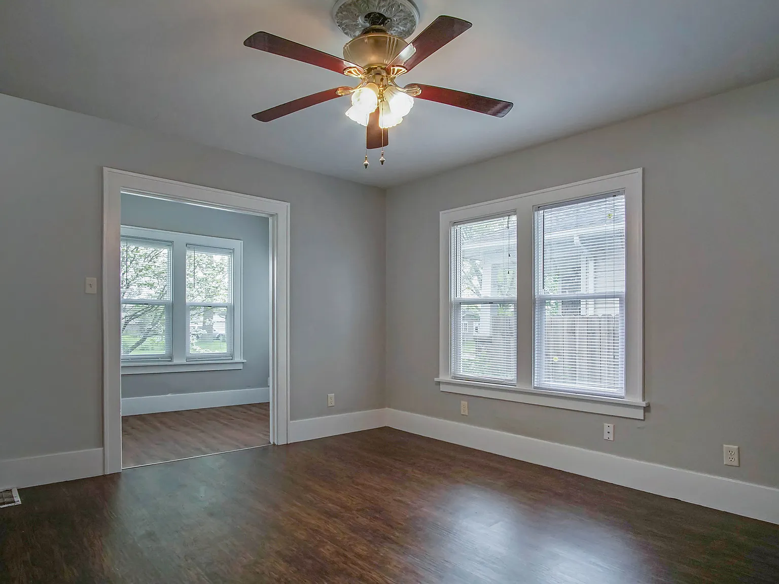 Charming 2-Bedroom Home in Mishawaka - Fenced Yard & Central Air! — Photo 4