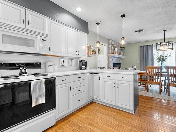 4th image of 1210 Park Ave