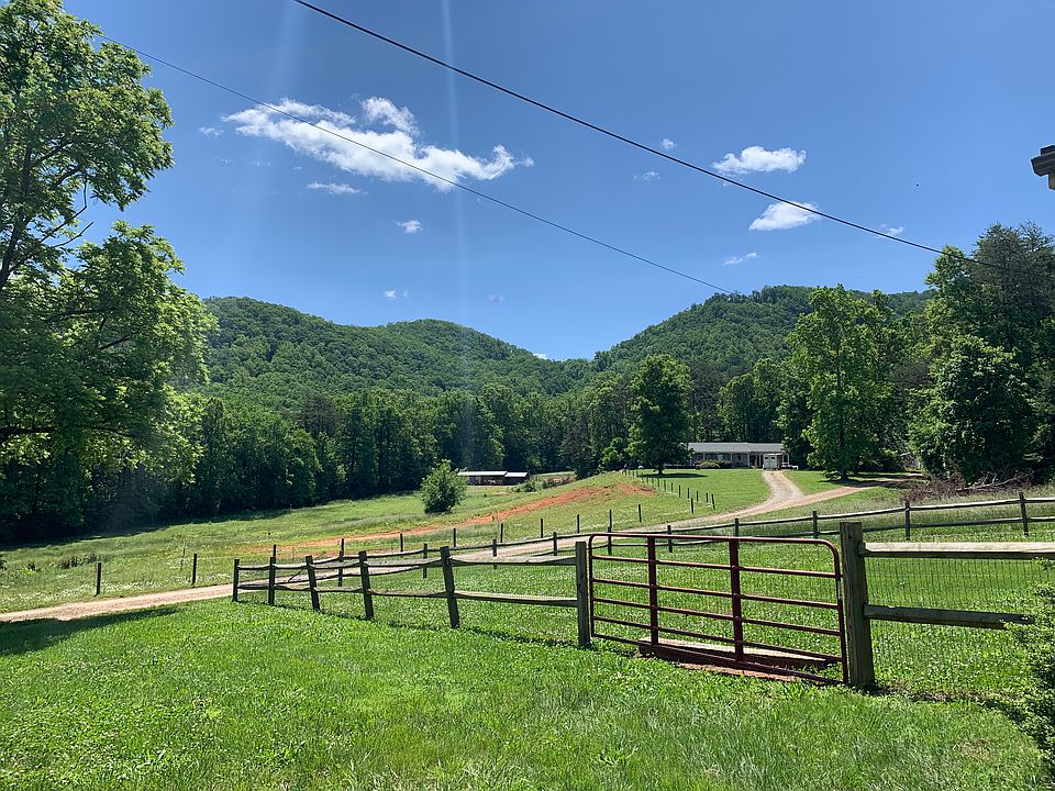 2nd image of 1109 Windy Acres