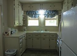 4th image of 3910 Brinkman Dr