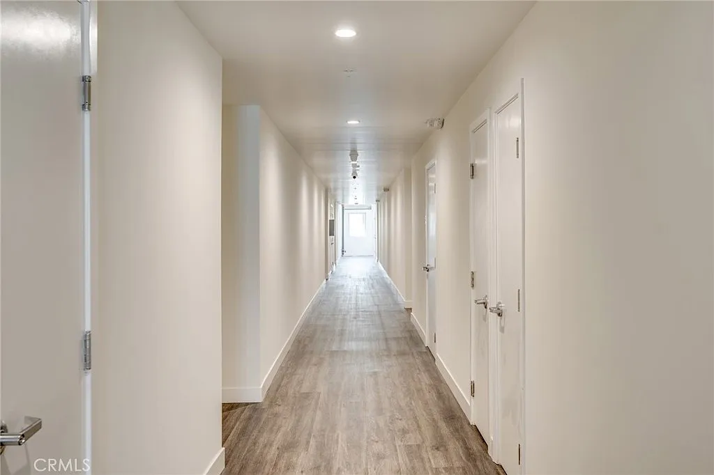 1 bed, 780 sqft, $2,050 — Photo 3