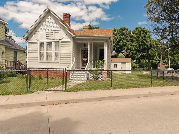 907 NE Glen Oak Ave, Peoria, IL 61603