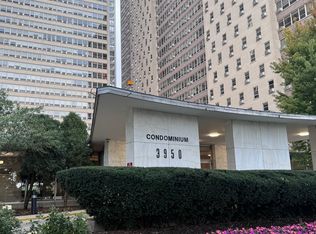 3950 N Lake Shore Dr #204, Chicago, IL 60613