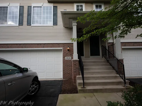 1906 Indian Hill Ln #1906, Aurora, IL 60503