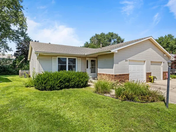 2135 Ivy Ct, Champaign, IL 61821