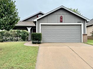 2220 E Elmira St, Broken Arrow, OK 74012