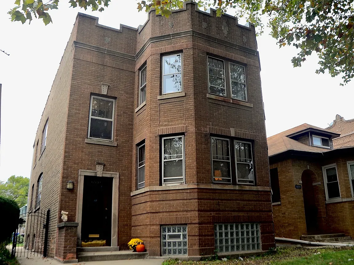 Building Photo - 6034 N Rockwell St #1