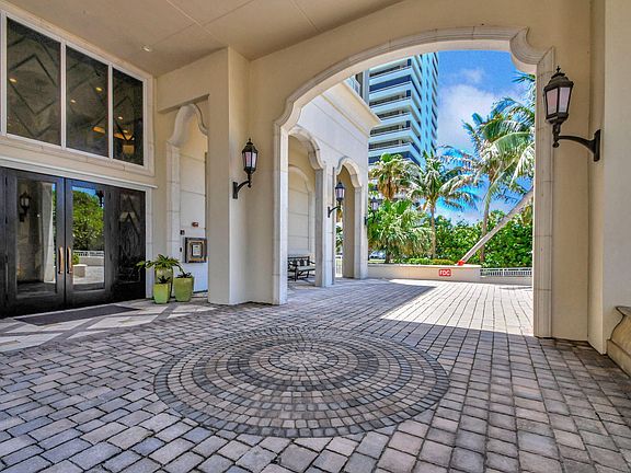 3rd image of 5310 N OCEAN Drive #301