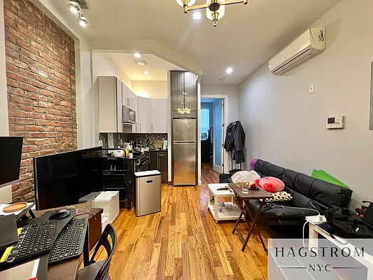 Rented by Hagstrom Management Inc | media 22