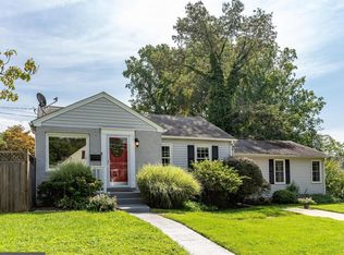 11011 Harriet Ln, Kensington, MD 20895