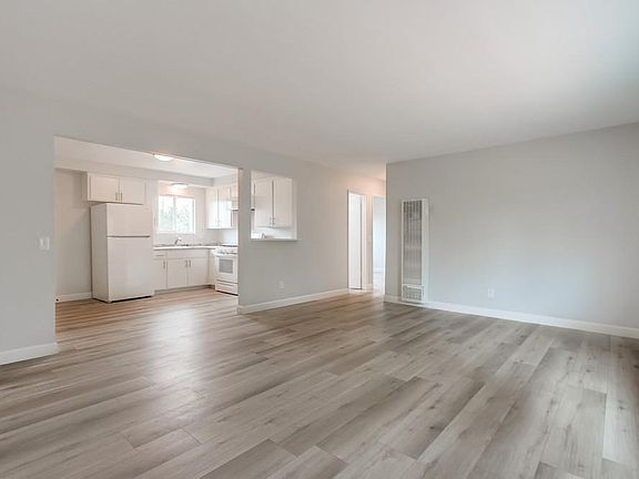 5th image of 776 N Alda Dr