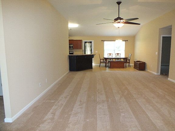 4th image of 3046 Chamomile Ct