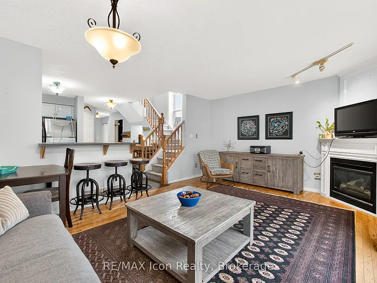 537 Beaver Creek Cres — Photo 18