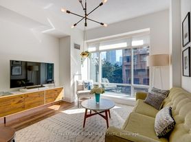 500 Queens Quay W