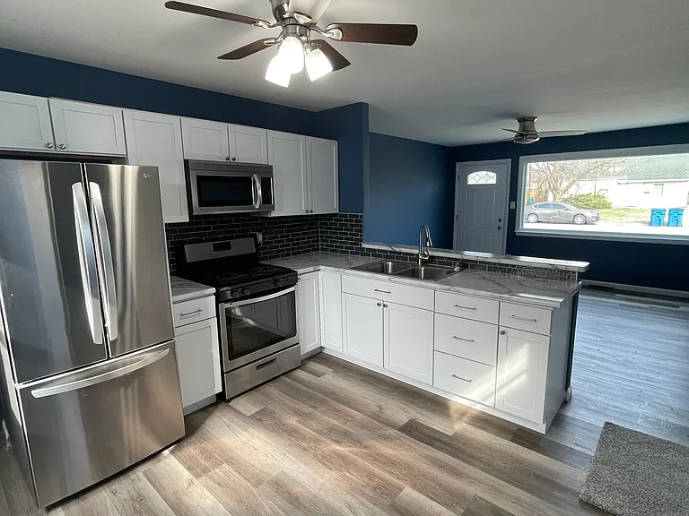 2308 Wilson St — Photo 5