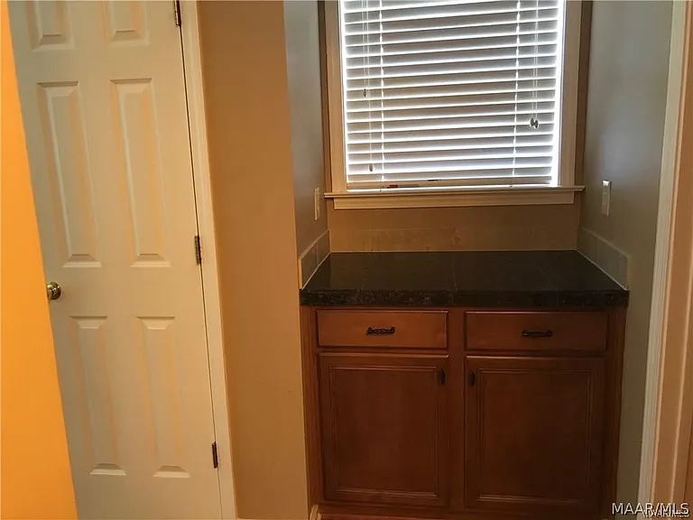 3912 Claiborne Cir — Photo 11