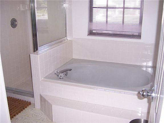 5th image of 2086 SW Aladdin St
