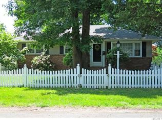 3 Willow Dr, Suffern, NY 10901