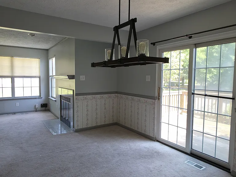 2202 N Tollgate Cir — Photo 5