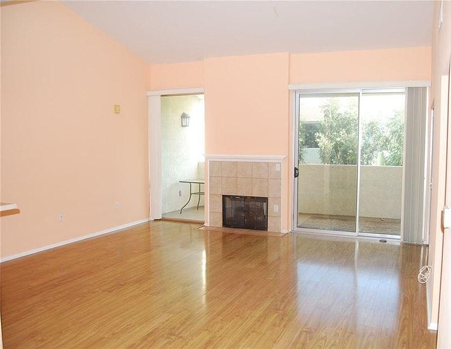 1st image of 5325 Newcastle Ave Unit 343