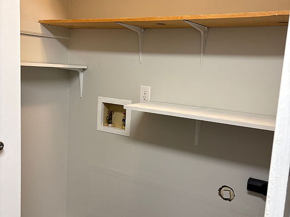 4th image of 4410 Delashmitt Rd #11