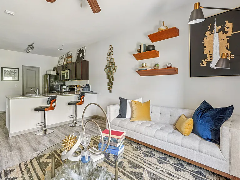 Enclave Falcon Pointe — Photo 5