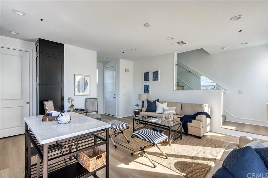 20452 Santa Ana Ave — Photo 3