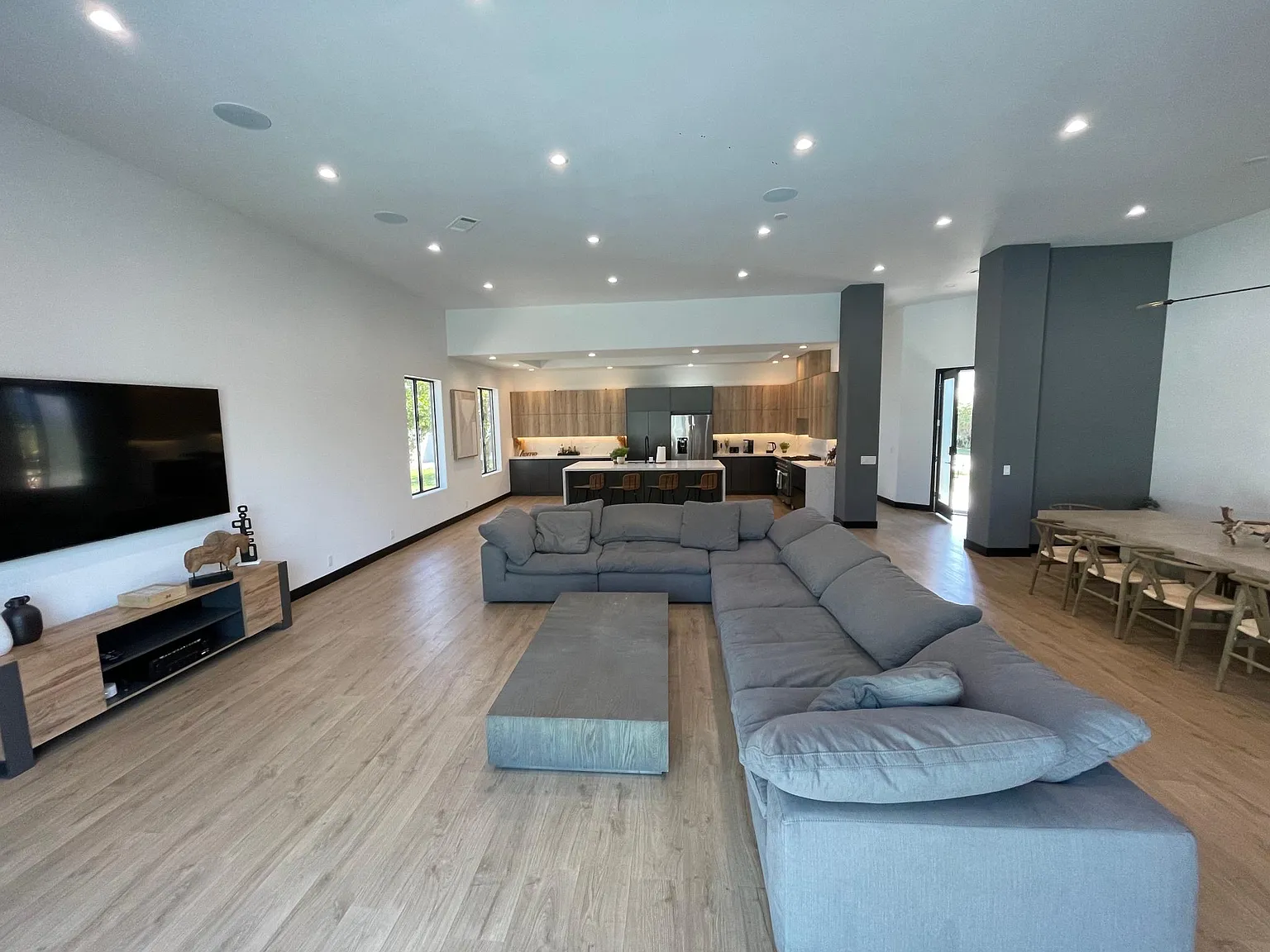 5 bed, 3400 sqft, $15,000 — Photo 4