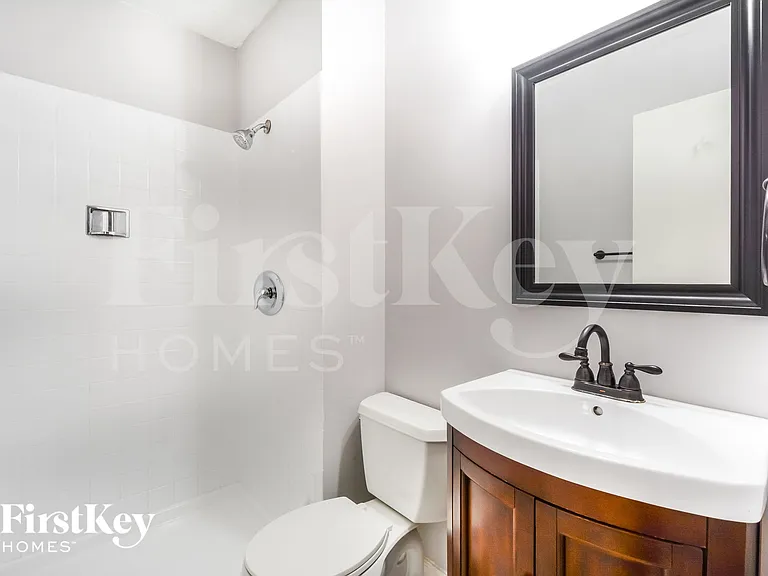 213 Hollyberry Ct — Photo 10