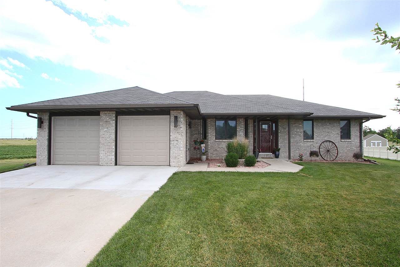 700 N 27th Cir Beatrice NE 68310 Zillow