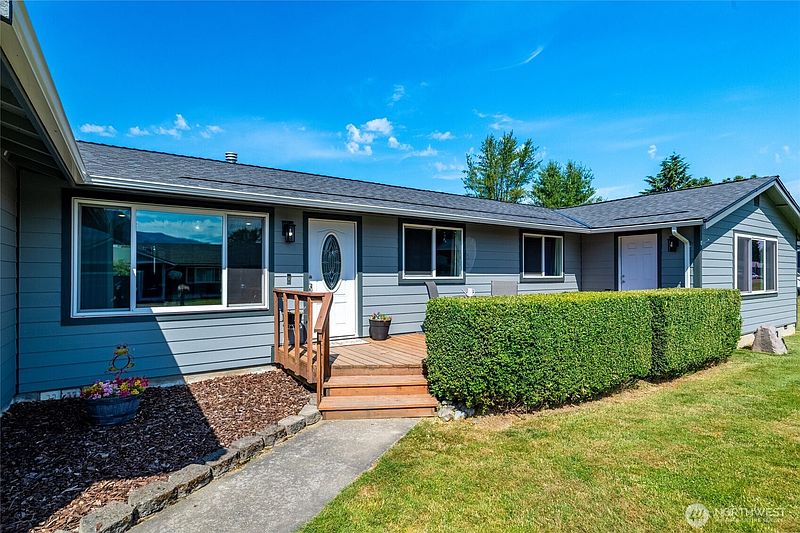 3rd image of 209 Hertel Way
