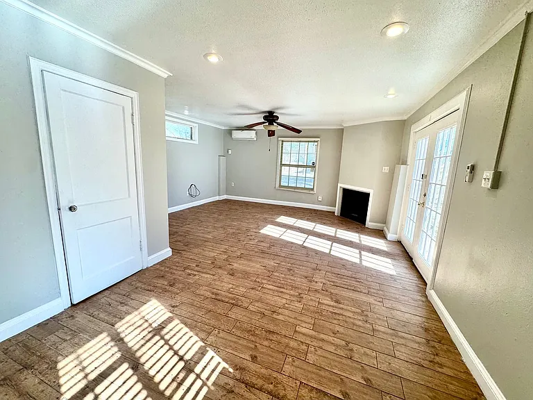 2702 23rd St #B — Photo 3