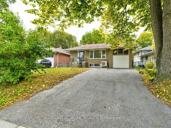 341 Rathburn Rd, Toronto, ON M9B 2L9