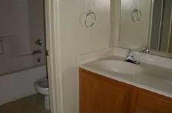 4th image of 9735 Royce Dr